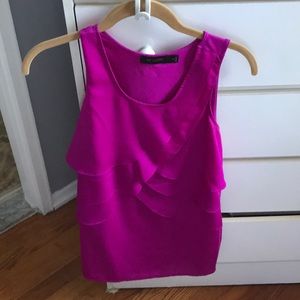 Limited sleeveless shirt